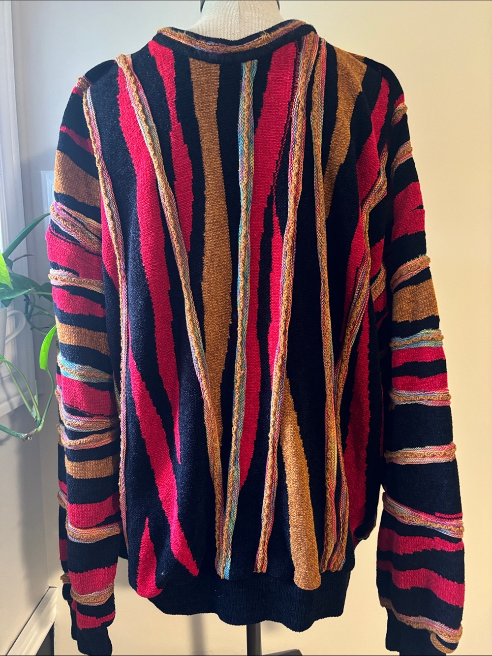 TUNDRA vintage sweater